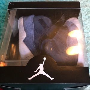 Jordan baby soft bottoms size 2c..